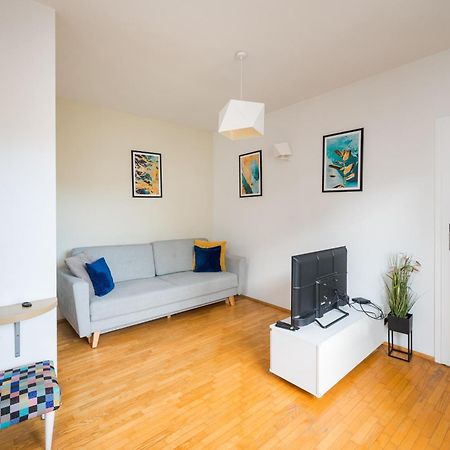 Metro Mlynow Pleasant Apartament วอร์ซอ ภายนอก รูปภาพ